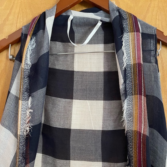 Lightweight sleeveless blue plaid kimono - Picture 4 of 5